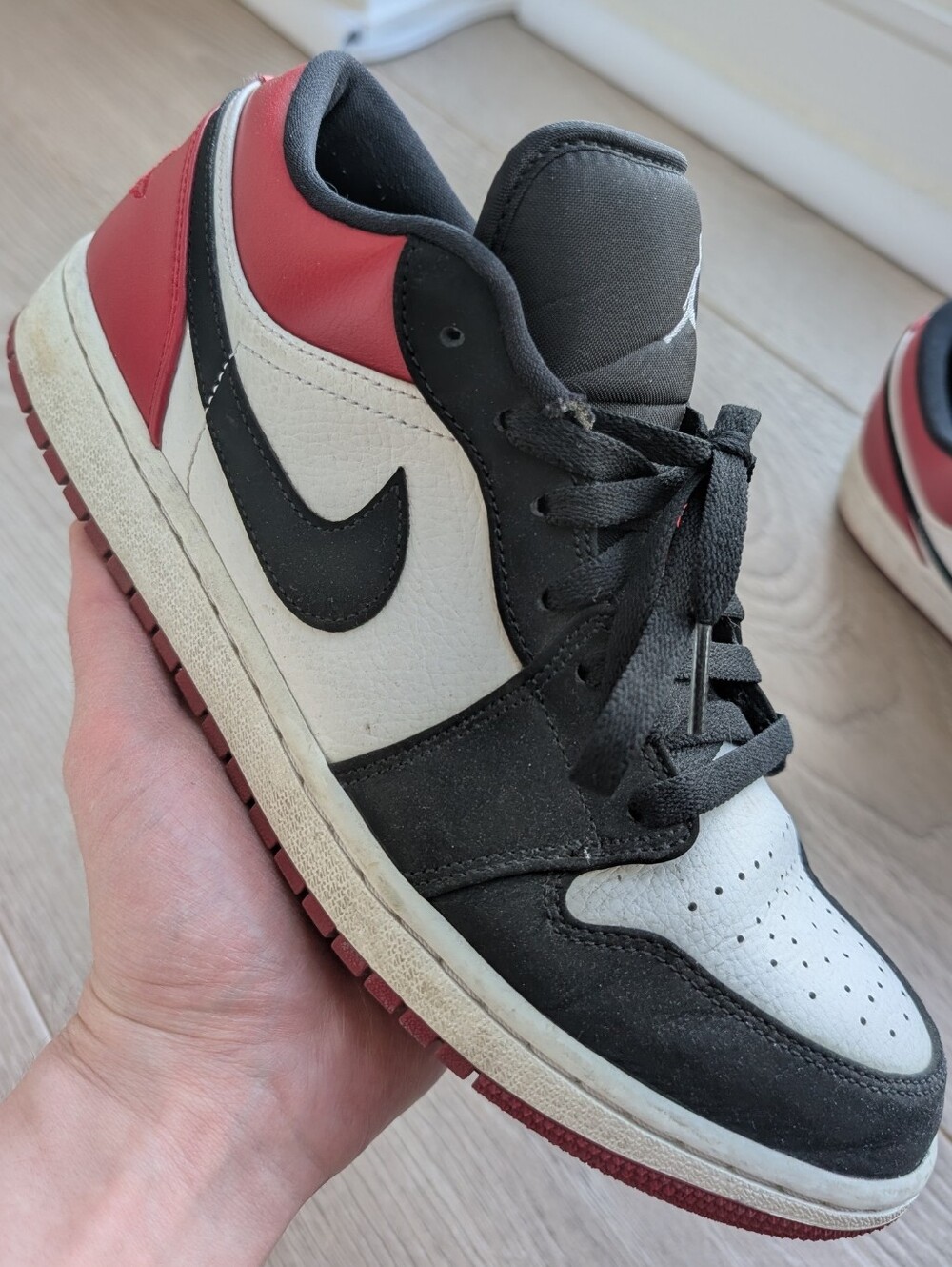 Jordan 1 low black toe 2019 men's 9.5